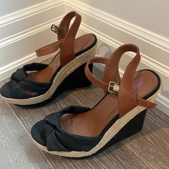 Material Girl Wedges - size 6.5 - Picture 2 of 5